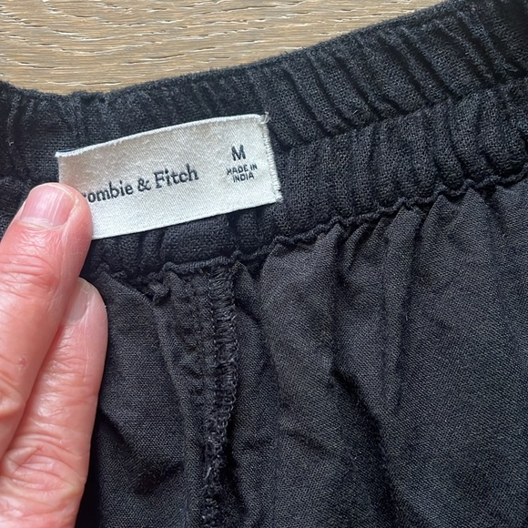 Abercrombie & Fitch Linen-Blend Pull-On Shorts in Black size medium - Picture 5 of 9